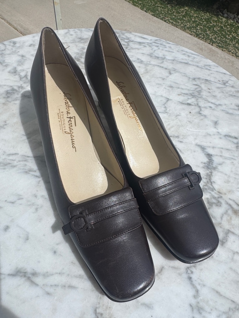 Salvatore Ferragamo Boutique Leather Loafers | Brown Gancini Pumps|8.5 4A Narrow - Picture 2 of 7